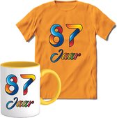 87 Jaar Vrolijke Verjaadag T-shirt met mok giftset Geel | Verjaardag cadeau pakket set | Grappig feest shirt Heren – Dames – Unisex kleding | Koffie en thee mok | Maat XL