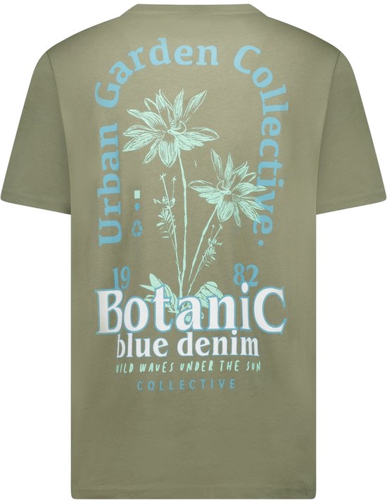 Olijfgroen T-shirt met blauwe tekst 'Urban Garden Collective', bloemen en 'Botanic blue denim' op de rug.
