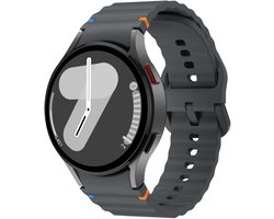 Strap-it Siliconen Wave bandje - Geschikt voor Samsung Galaxy Watch 7 (40 & 44mm) / Galaxy Watch 6 (Classic) / Galaxy Watch 5 (Pro) / Galaxy Watch 4 (Classic) - grafiet