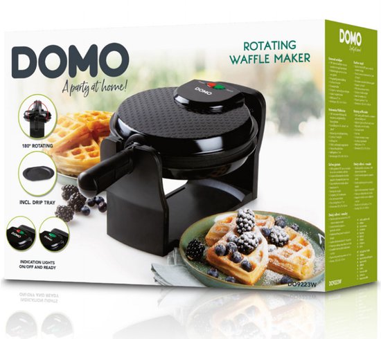 DOMO roterend wafelijzer met drie ronde wafels met poedersuiker en bessen op een bord.