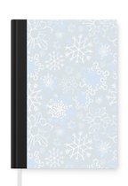 Notitieboek - Schrijfboek - Winter - Sneeuwvlok - Design - Notitieboekje klein - A5 formaat - Schrijfblok - Kerst - Cadeau - Kerstcadeau voor mannen, vrouwen en kinderen