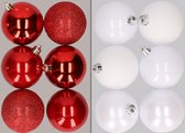 12x stuks kunststof kerstballen mix van rood en wit 8 cm - Kerstversiering