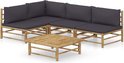 Modulaire loungeset met donkergrijze kussens en bamboe frame.
