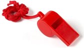 Fluitjes van kunststof - Multipack van 20x stuks - rood - aan koordje - herrie maken - sport