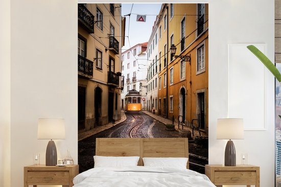 Papier peint - Papier peint photo Tram à l'Alfama Portugaise Lisbonne - Largeur 225 cm x hauteur 350 cm