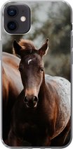 Geschikt voor iPhone 12 mini hoesje - Paarden - Bos - Berg - Siliconen Telefoonhoesje