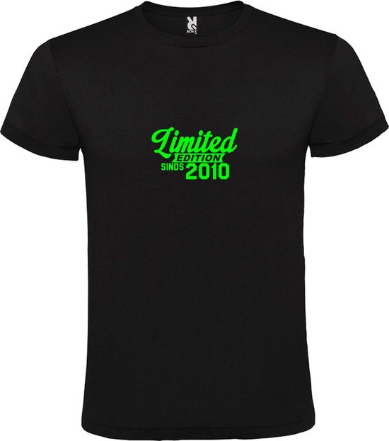 Zwart T-Shirt met “Limited sinds 2010 “ Afbeelding Neon Groen Size S