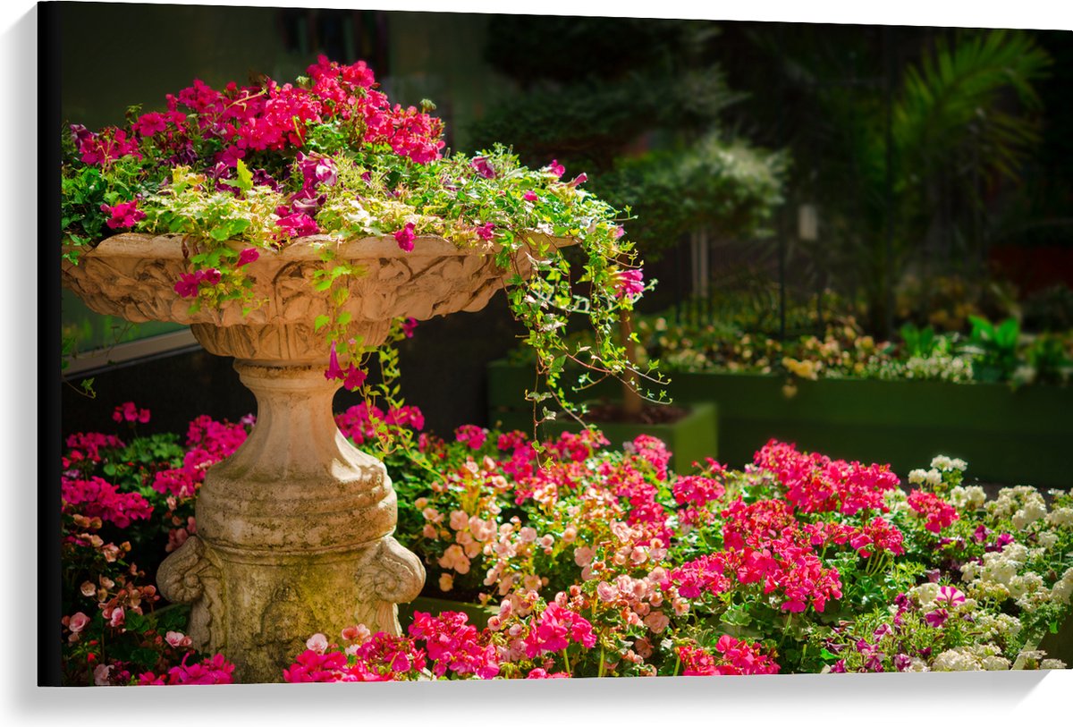 Canvas - Felroze Bloemen uit Fontein - 90x60 cm Foto op Canvas Schilderij (Wanddecoratie o