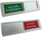 Schuifbordje met "Welcome please knock-Do not disturb" in een zilverkleurig kunststof schuifprofiel ca. 178x50mm