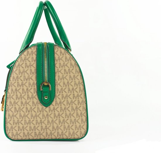 Sac à bandoulière vert Signature Duffle Bag avec poches intérieures et Riem réglable.