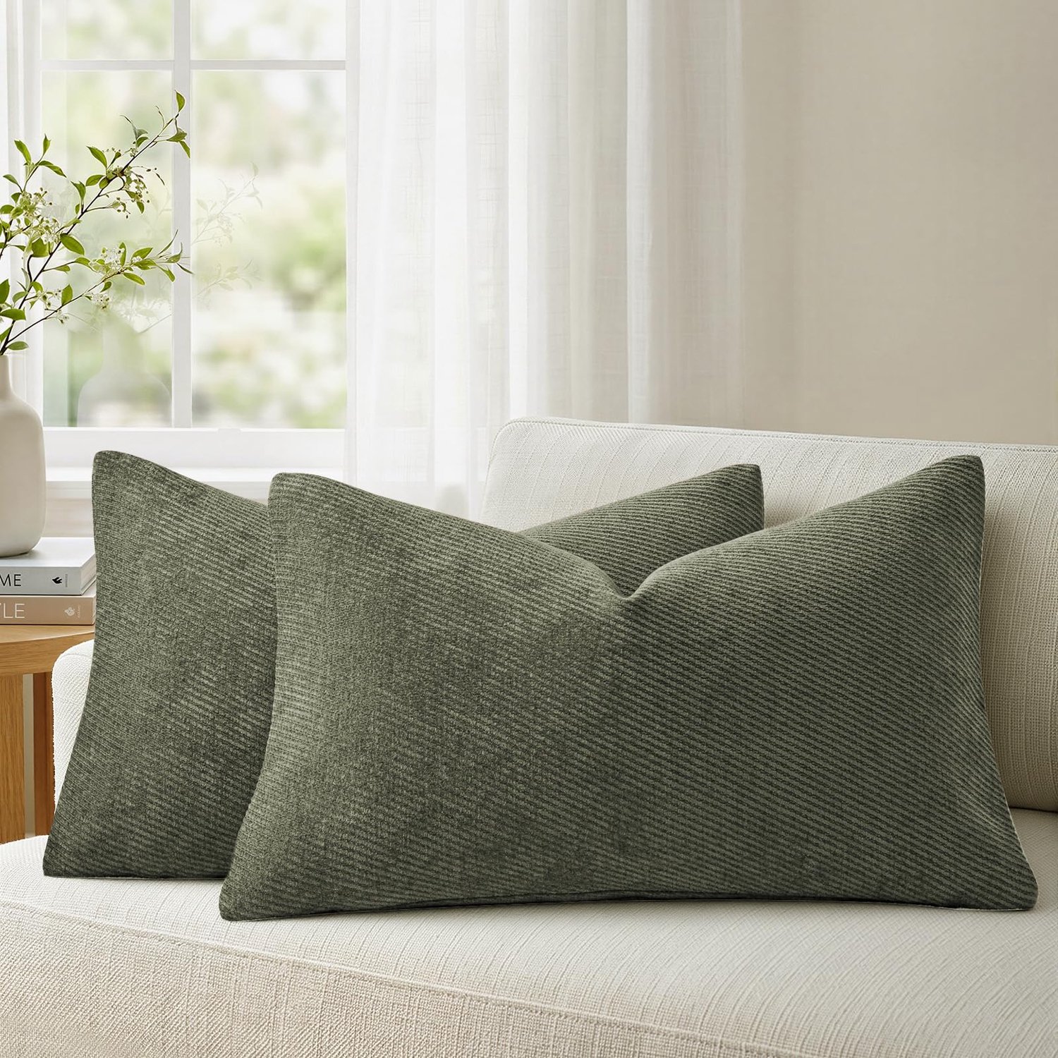 Famanu Sierkussenhoezen 30x50 cm in olijfgroen, set van 2 stuks van chenille met elegante structuur, onderhoudsvriendelijk en duurzaam, ideaal voor dagelijks gebruik in de woonkamer of slaapkamer