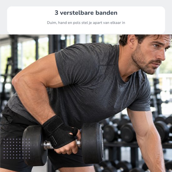 Man met duimbrace tilt dumbbell in de sportschool. De brace heeft 3 verstelbare banden.