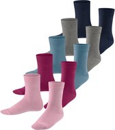 Een multipack van vijf paar kindersokken in de kleuren lichtroze, roze, bordeauxrood, petrolblauw en marineblauw.
