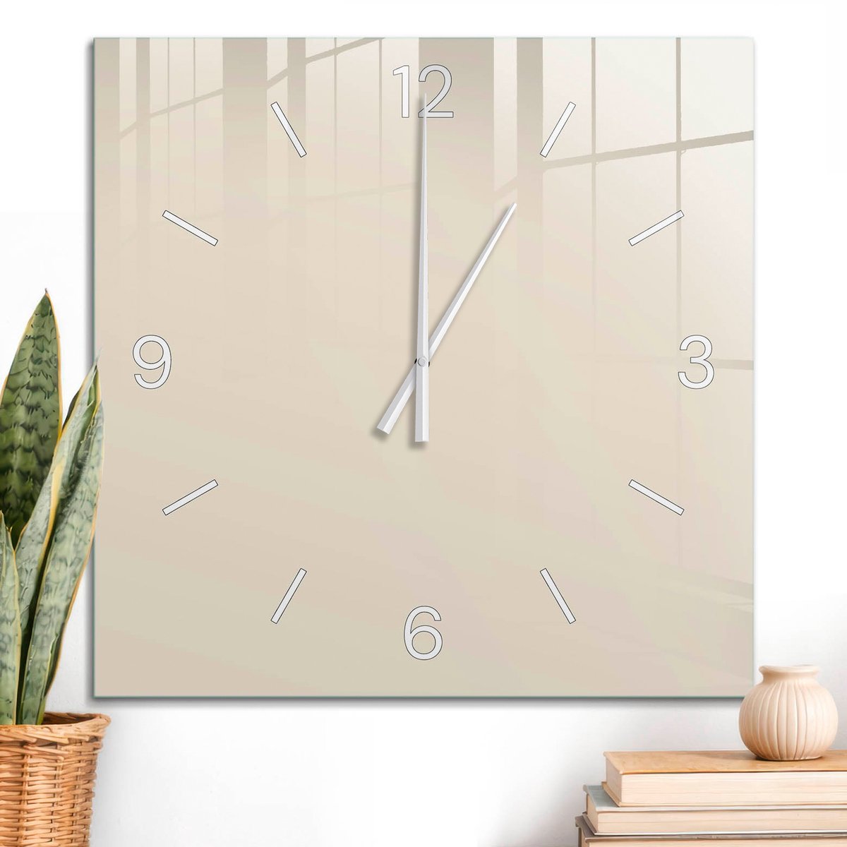 ArtPrintCave Beige Glazen Klok - 60x60 cm - Wandklok Vierkant - Steengeel Wandklok Keuken - Abstractie Unieke Klok - Witte Klokwijzers
