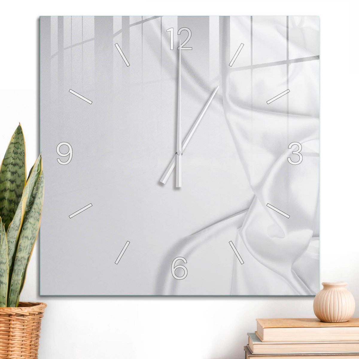 ArtPrintCave Wit Glazen Klok - 60x60 cm - Wandklok Vierkant - Witte Stof Stille Wandklok - Texturen Wandklok Keuken - Witte Klokwijzers
