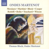 Albumhoes met een schilderij van Thomas Bloch die een Ondes Martenot bespeelt. Tekst: ONDES MARTENOT, Thomas Bloch, Ondes Martenot.