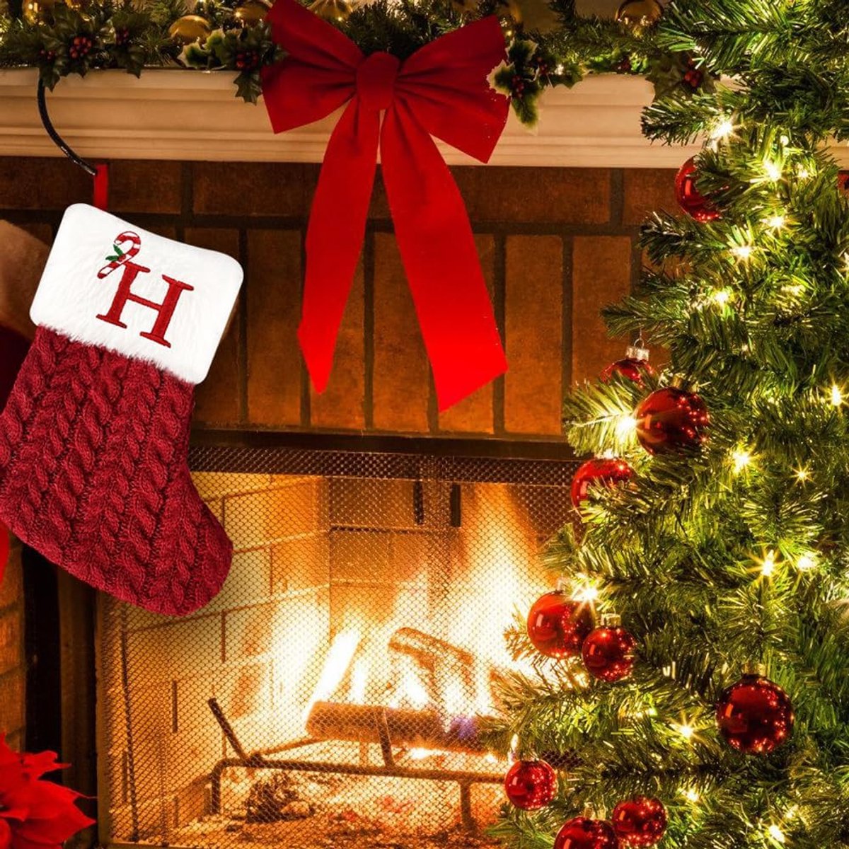 Kousen 20 cm Gepersonaliseerde Gebreide Kous met Letter Monogram Kerstkousen Rode Kerstkousen Pluche Manchet Hangende Kousen Geschenken Houder voor Kerstboom Vakantie Ornament (H)