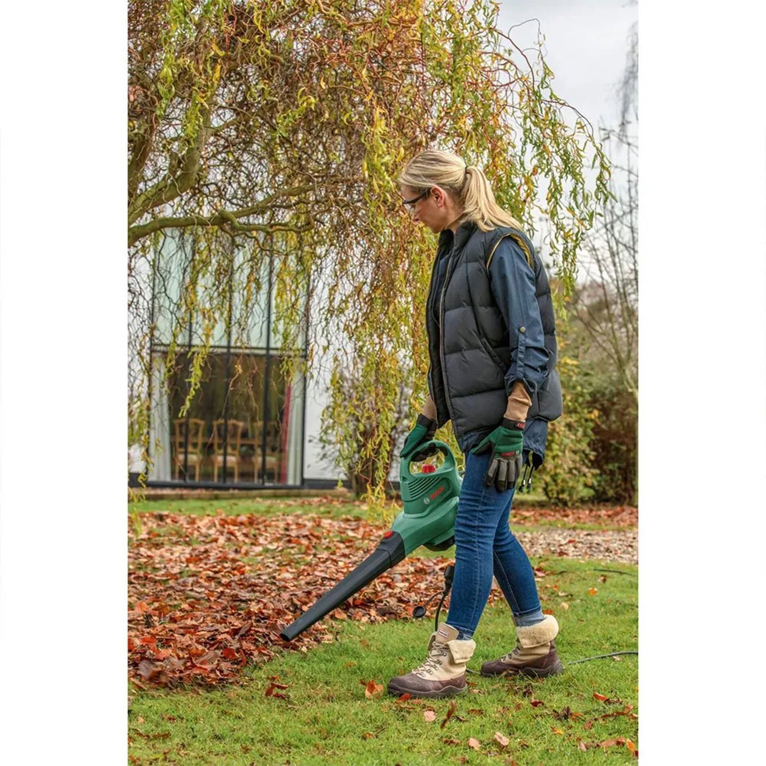 Bosch UniversalGardenTidy 3000 Corded Leaf Blower - 3000 W