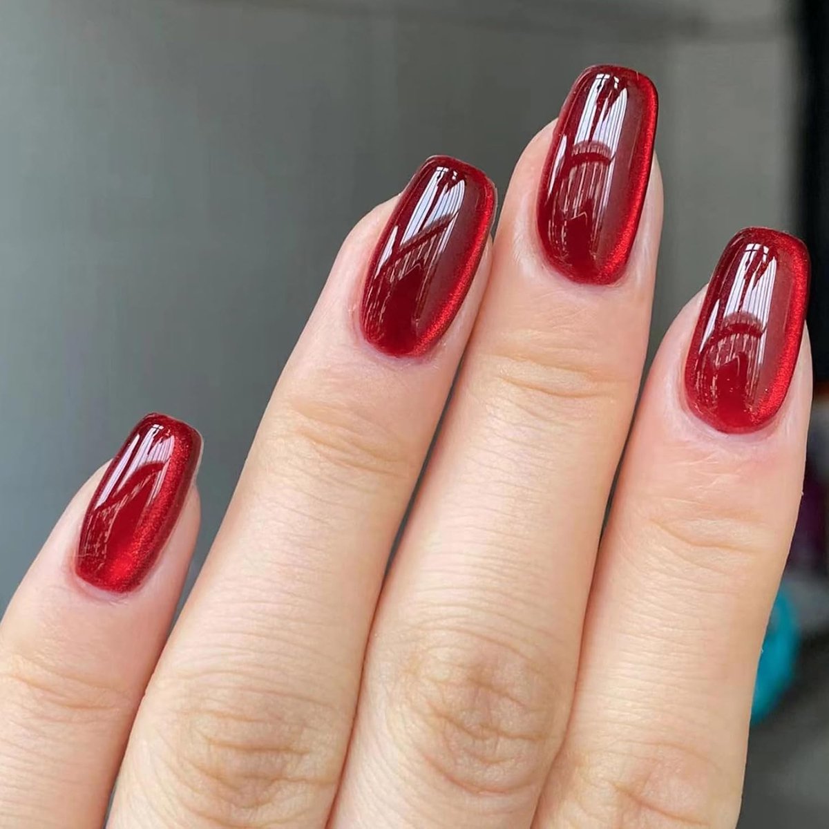 24 stuks Press-on nagels kort, Franse tip pure kleur valse nagels vierkante acryl volledige dekking nepnagels, rode kattenoog glanzende herbruikbare stick-on nagels, verwijderbare lijm op nagels voor