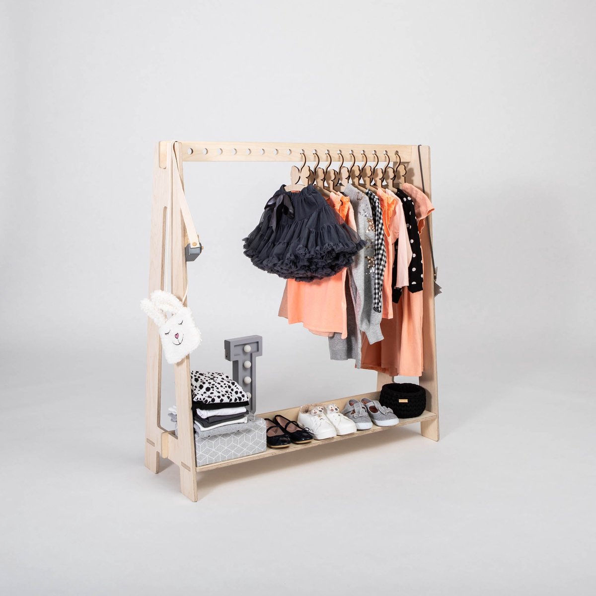 sweet home montessori kledingrek – hout