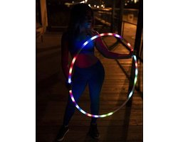 LED-hoelahoep voor fitness, dansen, sporten, afvallen en opvrolijken. Voorzien van 7-kleurige stroboscoopverlichting (batterijen niet inbegrepen).
