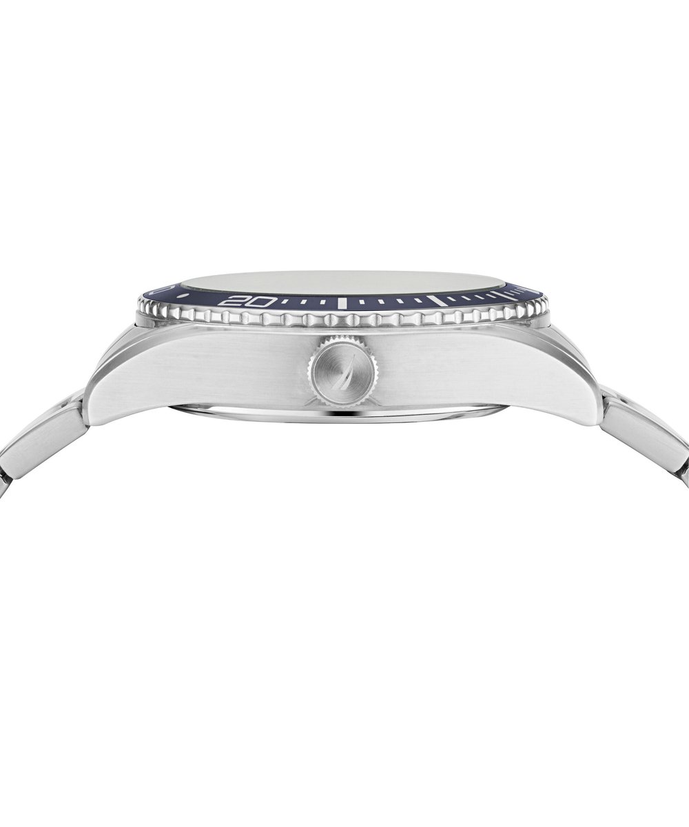 Nautica Finn World Kwarts Analoog Horloge Marineblauw En Zilver Case: 100% Stainless Steel | Armband: 100% Stainless Steel 44 NAPFWF118