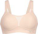Beige sportbeha met mesh-detail op de cups en brede, verstelbare bandjes. Het 'Anita Active'-logo is zichtbaar.