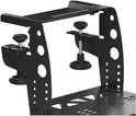 Detail van de zwarte metalen Thrustmaster Flying Clamp tafelklem met verstelbare knoppen.