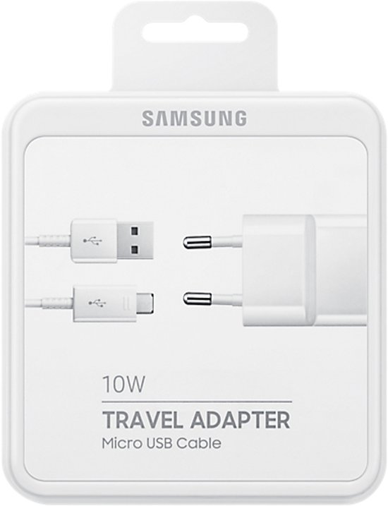 Samsung reisadapter 10W met Micro USB-kabel in verpakking.