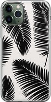 Casimoda® hoesje - Geschikt voor iPhone 11 Pro - Palm Leaves Silhouette - Siliconen/TPU telefoonhoesje - Backcover - Planten - Zwart