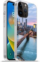Geschikt voorApple Iphone 14 Pro - Softcase hoesje - Skyline van New York bij de Brooklyn Bridge - Siliconen Telefoonhoesje