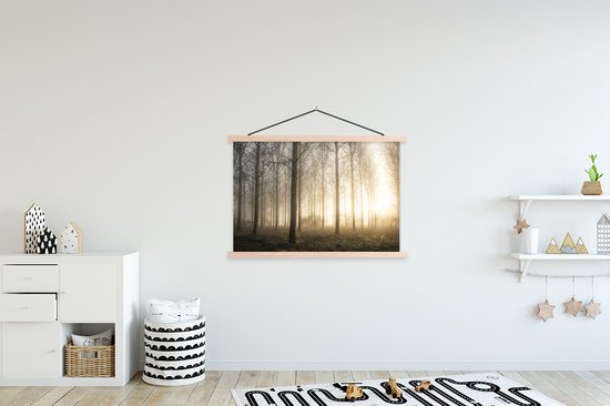 Lever de soleil dans une forêt brumeuse au Royaume-Uni affiche scolaire lattes plates vierges 120x80 cm - Tirage photo sur poster textielposter (décoration murale salon / chambre)