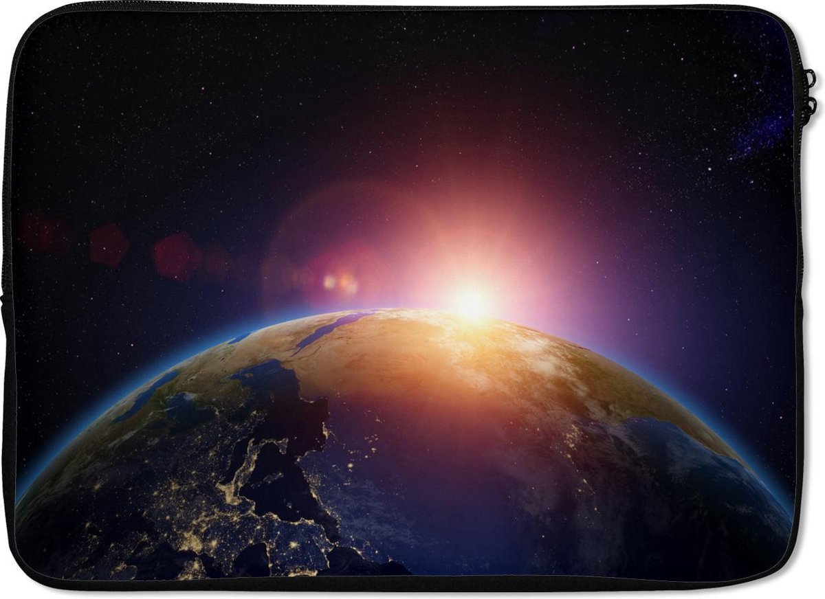 Laptophoes 14 inch 36x26 cm - Aarde - Macbook & Laptop sleeve Zonsopgang over de aarde - Laptop hoes met foto