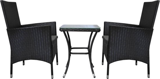 Zwart rotan bistroset met glazen tafel en twee stoelen.