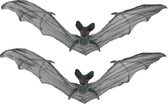 2x stuks horror hangdecoratie vleermuis grijs 50 cm - Halloween decoratie dieren - Halloween/horror thema versiering