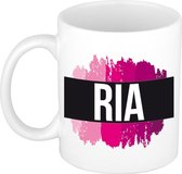 Ria  naam cadeau mok / beker met roze verfstrepen - Cadeau collega/ moederdag/ verjaardag of als persoonlijke mok werknemers