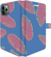 Apple iPhone 11 Pro Max Telefoonhoesje - Portemonneehoesje  - Met pasjeshouder - Met Plantenprint - Tropische Blaadjes - Donkerblauw