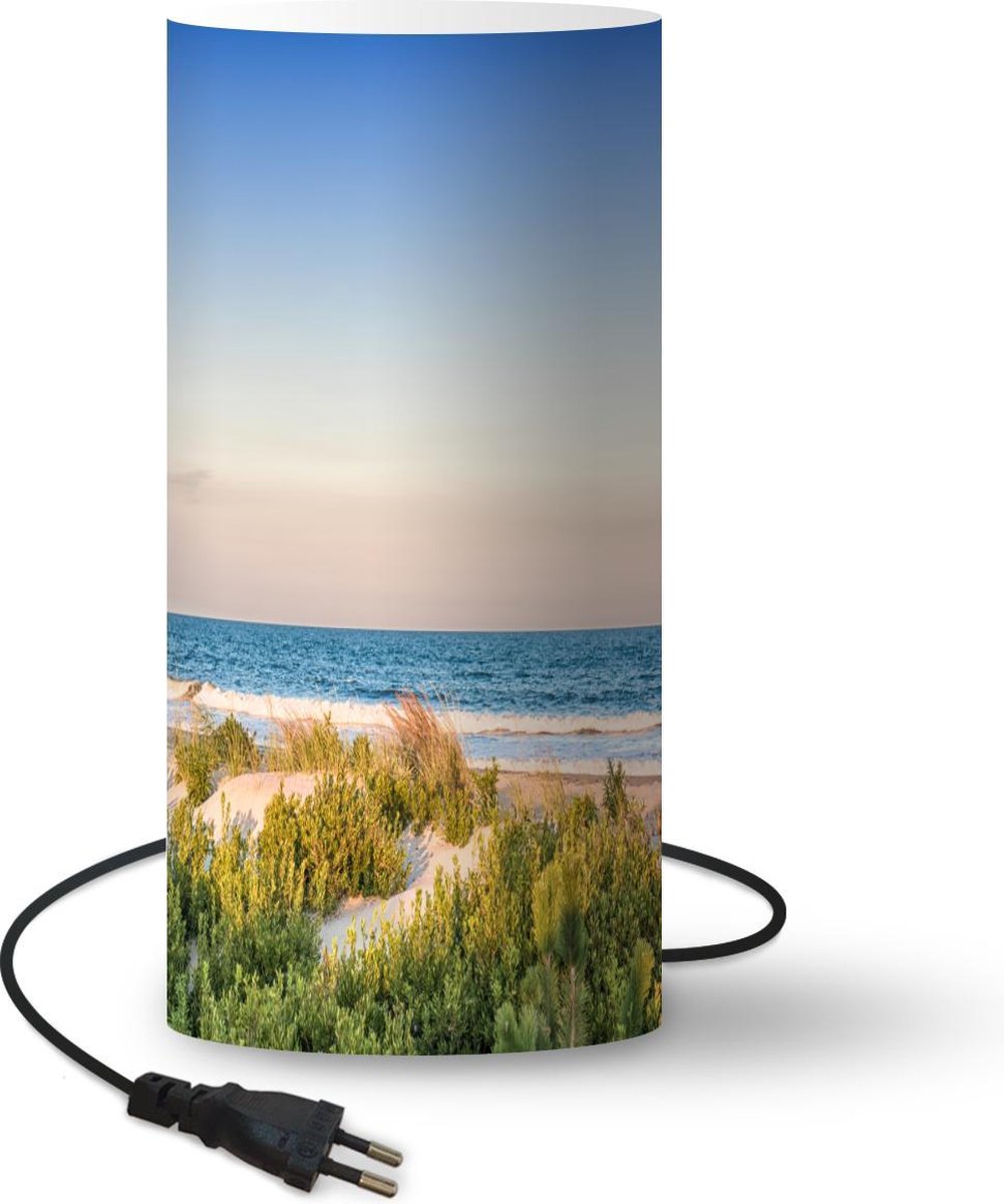 Lamp - Nachtlampje - Tafellamp slaapkamer - Strand - Planten - Licht - 33 cm hoog - Ø15.9 cm - Inclusief LED lamp