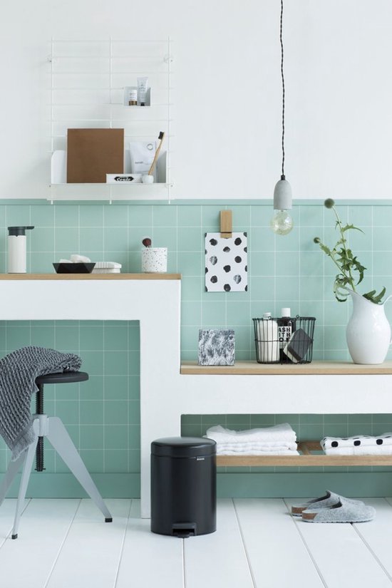 Brabantia NewIcon poubelle à pédale 5 litres avec seau intérieur synthétique - Matt Black