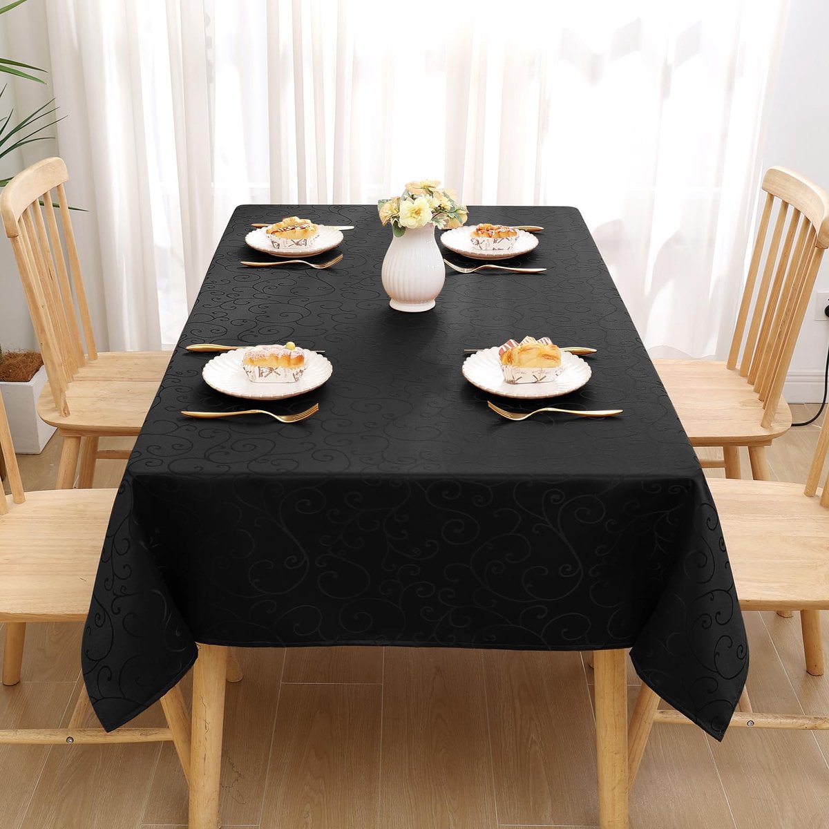 Tafelkleed, afwasbaar, rechthoekig, 140 x 240 cm, polyester, tafelkleed, jacquard, tafellinnen, ornamenten, vuilafstotend, onderhoudsvriendelijk, zwart