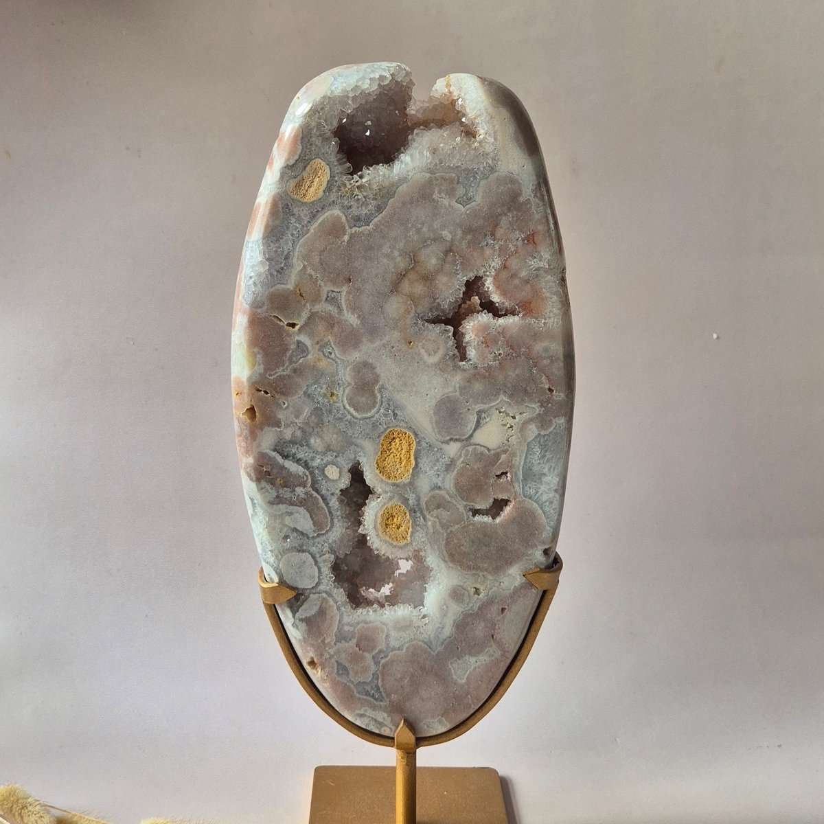 Roze Amethist Schijf op Standaard 2900g | XXL Druzy Crystal Decor & Edelsteen Display