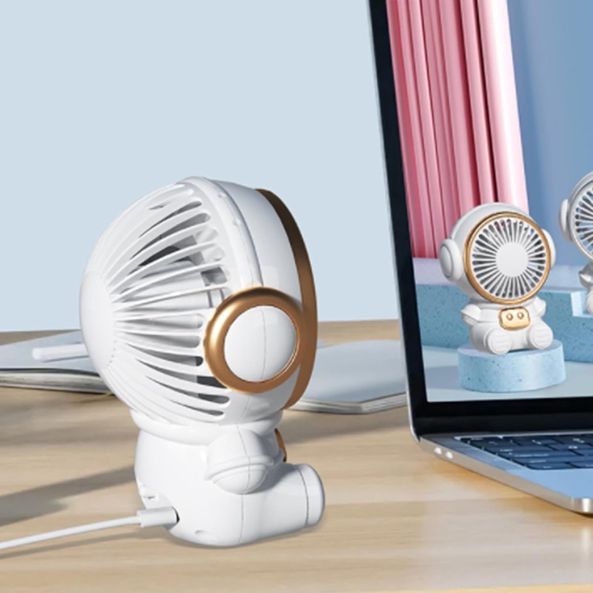 Bureauventilator Astronaut - Persoonlijke Ventilator - Persoonlijke Verkoeling - Oplaadbaar USB - 9.5x7.4x11.5cm - Goud