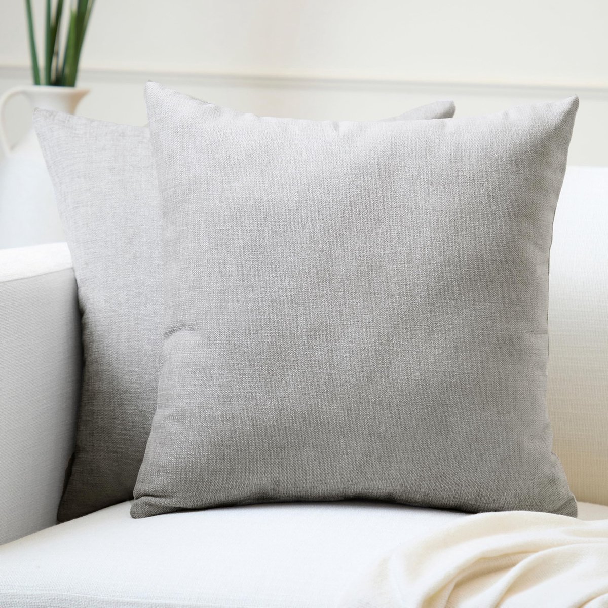 Omgoods - Set van 2 Chenille Kussenhoezen Lichtgrijs 50 x 50 cm
