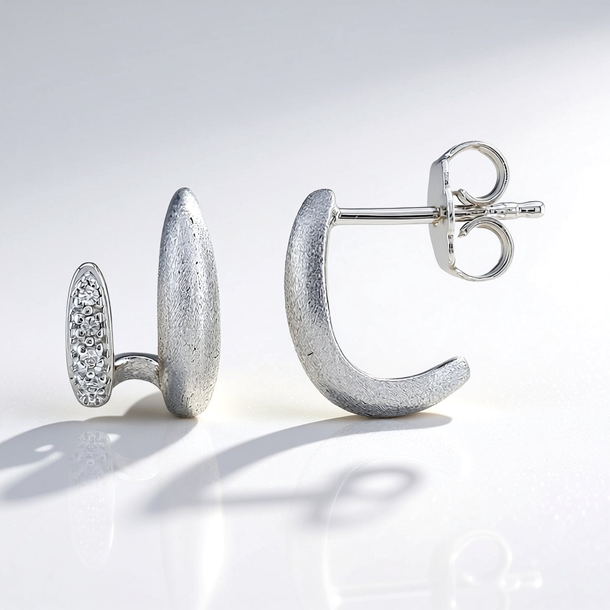 Cavill - Zilveren oorbellen 925 Sterling Zilver - I1 G Afrikaanse Diamant 0,044 ct - Ronde Briljant Prong Zetting - Elegante unisex sieraden