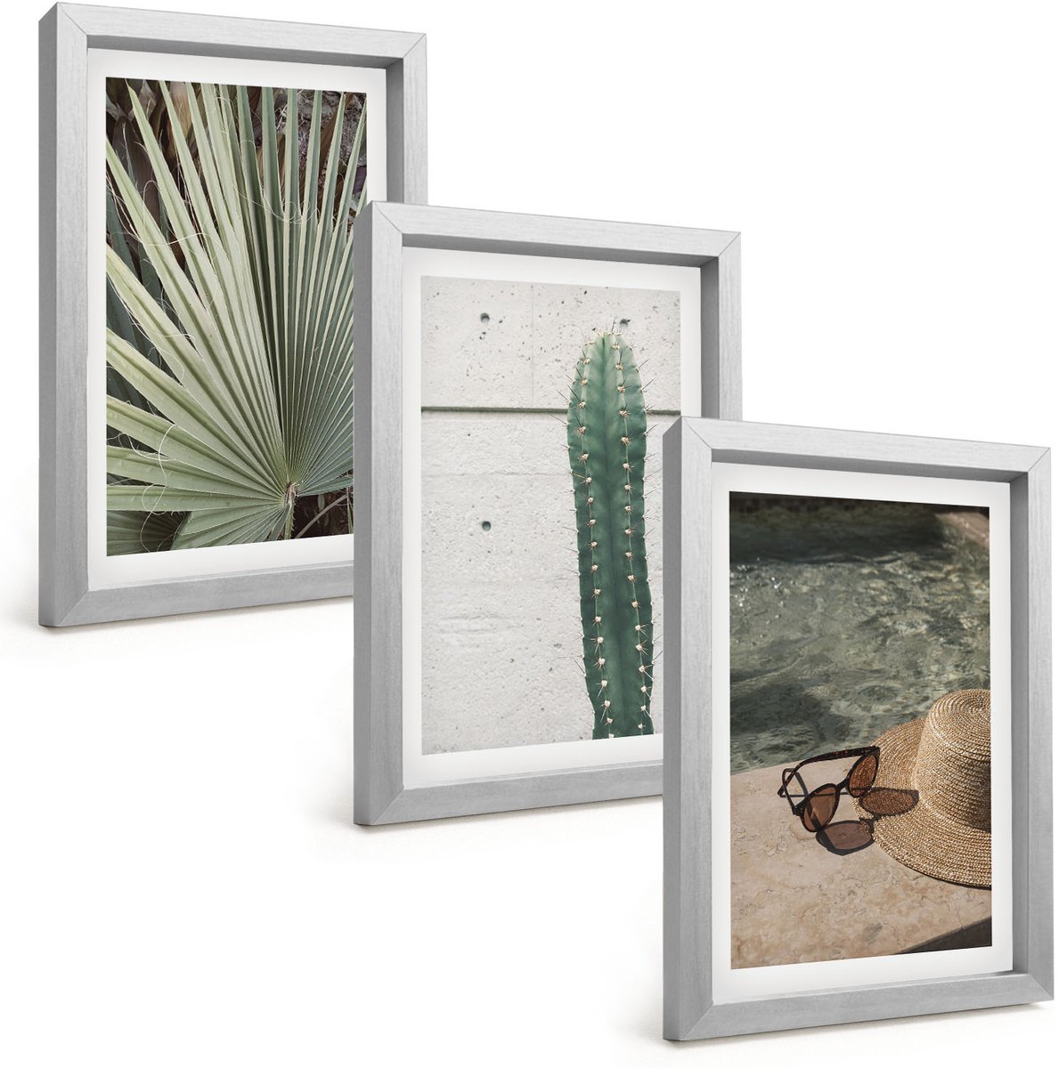 Tulup 4-Delige Schilderij Set - Tropische planten en vakantieaccessoires aan het water - 20 x 30 cm - Muurdecoratie - Interieur Decoratie - Wanddecoratie