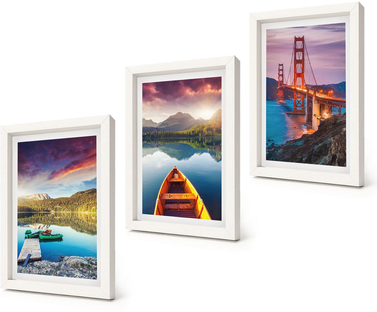 Coloray 3-Delige Schilderij Set - Uitzicht op de bergen met meren, boten en een brug. - 20x30 - Muurdecoratie - Decoratieve Schilderijen - Wohnzimmer - Wanddecoratie
