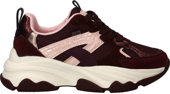 Zijaanzicht van een bordeauxrode POSH by Poelman sneaker met roze details en een dikke, crèmekleurige plateauzool.