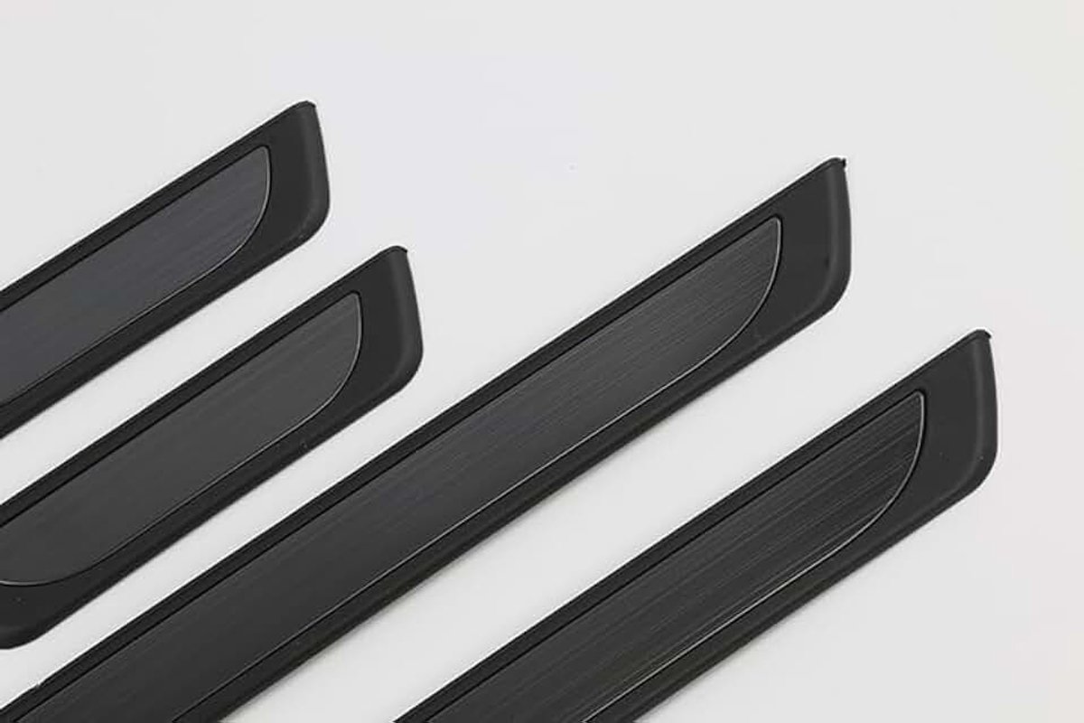 (instapstrips) compatibel met VW Tiguan 1 5N 2007-2018 (5 deurs) - Kras bescherming - Set van 4 - Zwart Glans
