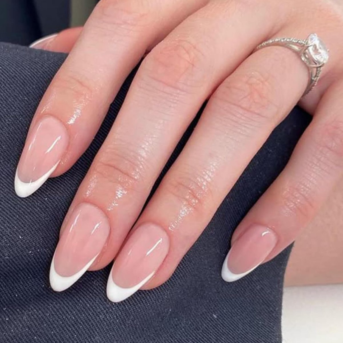 Valse Nagels 24 Stuks - Amandelvormig - Witte Franse Tip - Herbruikbare Kunstnagels - ShopVlot