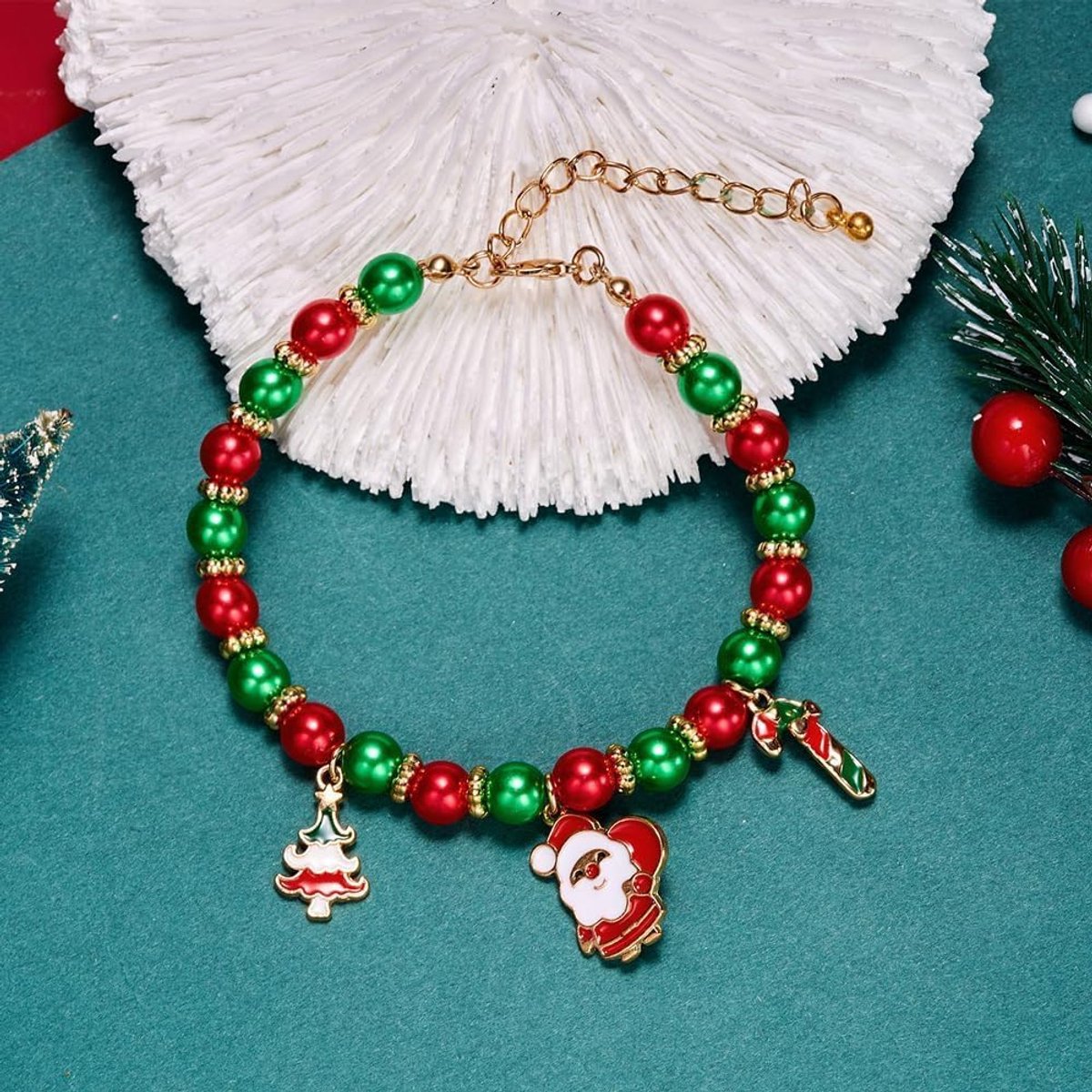 Kerstarmbanden voor vrouwen - verstelbaar - met kerstboom en kerstman charme - perfect als vriendschapsarmband - ShopVlot